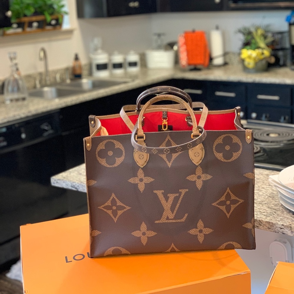 💕LV Onthego GM w/ original Mono  Straps